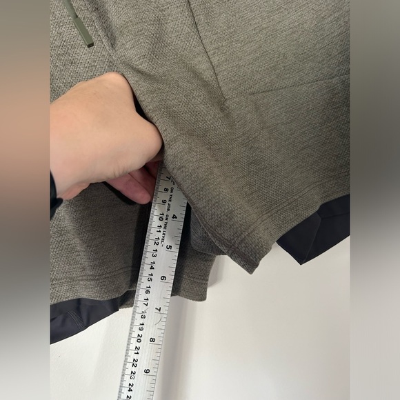 Lululemon Textured Tech Short 7" Liner Olive Green Size Medium - Picture 8 of 12